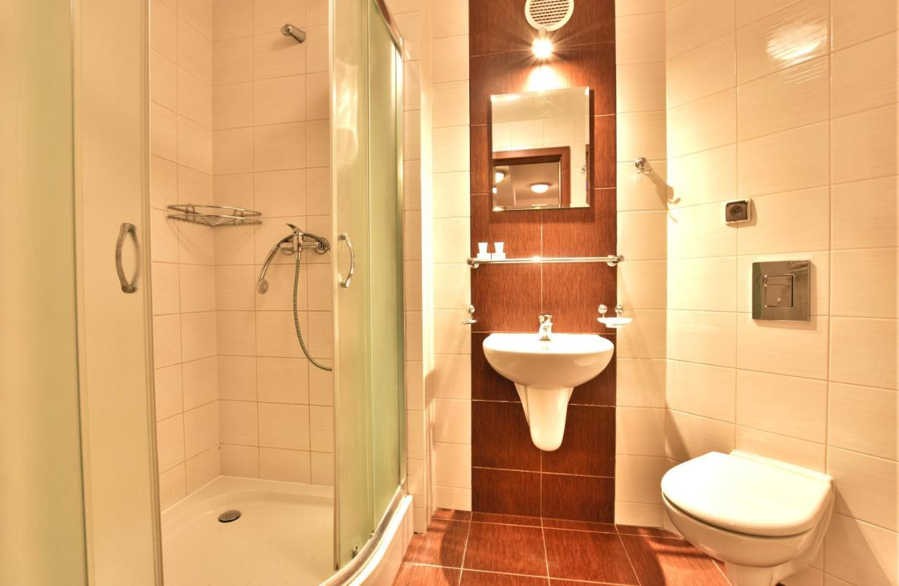 Apartamenty Promenada-Arka 科沃布热格 外观 照片