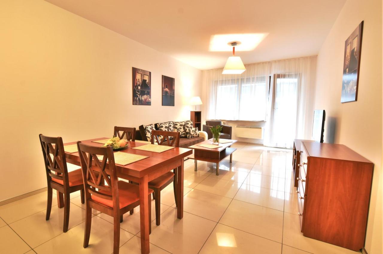 Apartamenty Promenada-Arka 科沃布热格 外观 照片
